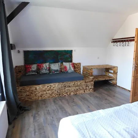 Haus Feierabend דירה Plodda